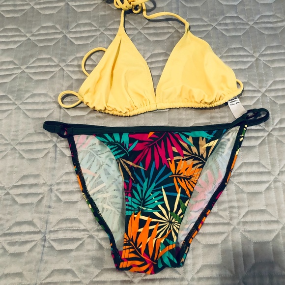 NWOT Lemon Triangle String Bikini Top - Picture 7 of 7